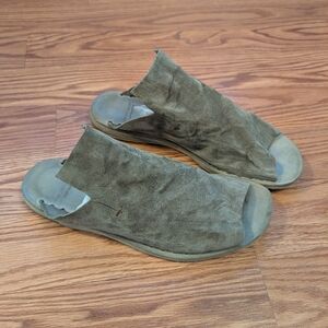 Officine Creative slide sandals in light gray/taupe suede, sz 39